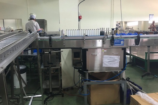  Wet Glue Paper Labeling Machine for Glass Bottle In Customer Factory