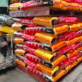 Robotic palletizer machine for dog food bags