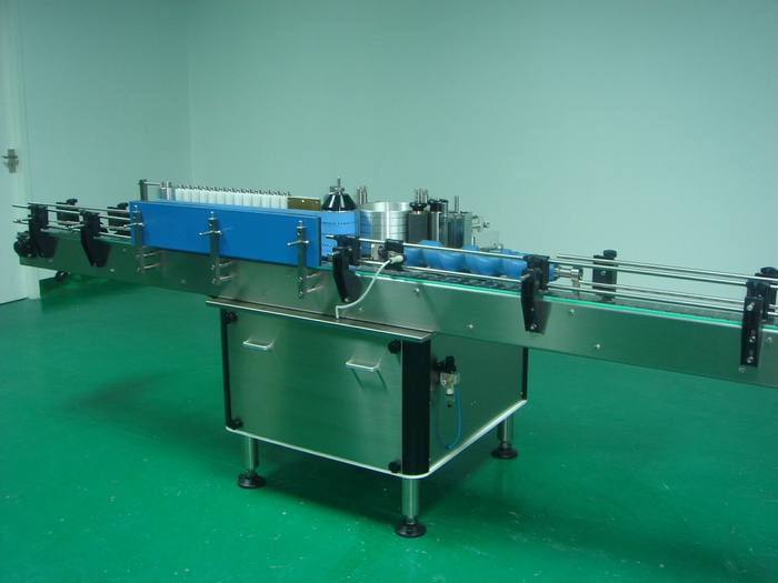 UAE customer confirmed another set of wet glue labeling machine for paper can