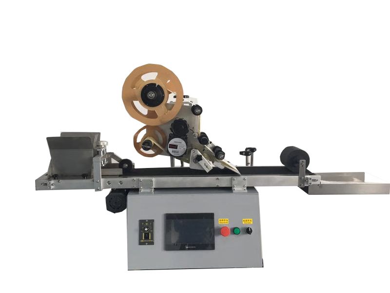 Automatic Feed Vacuum Bag Labelling machine with Vacuum Conveyor